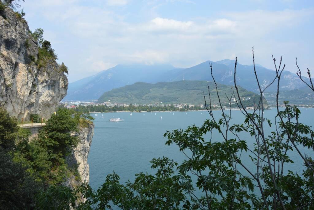 Appartamento Sunrise - Centro Storico N2 Riva del Garda Kültér fotó