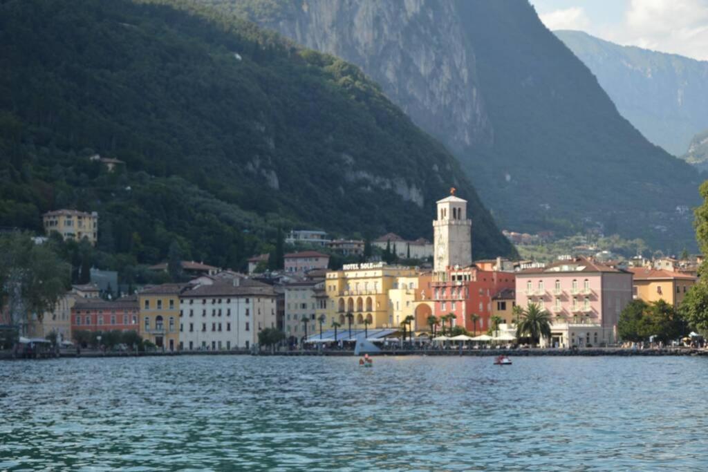 Appartamento Sunrise - Centro Storico N2 Riva del Garda Kültér fotó